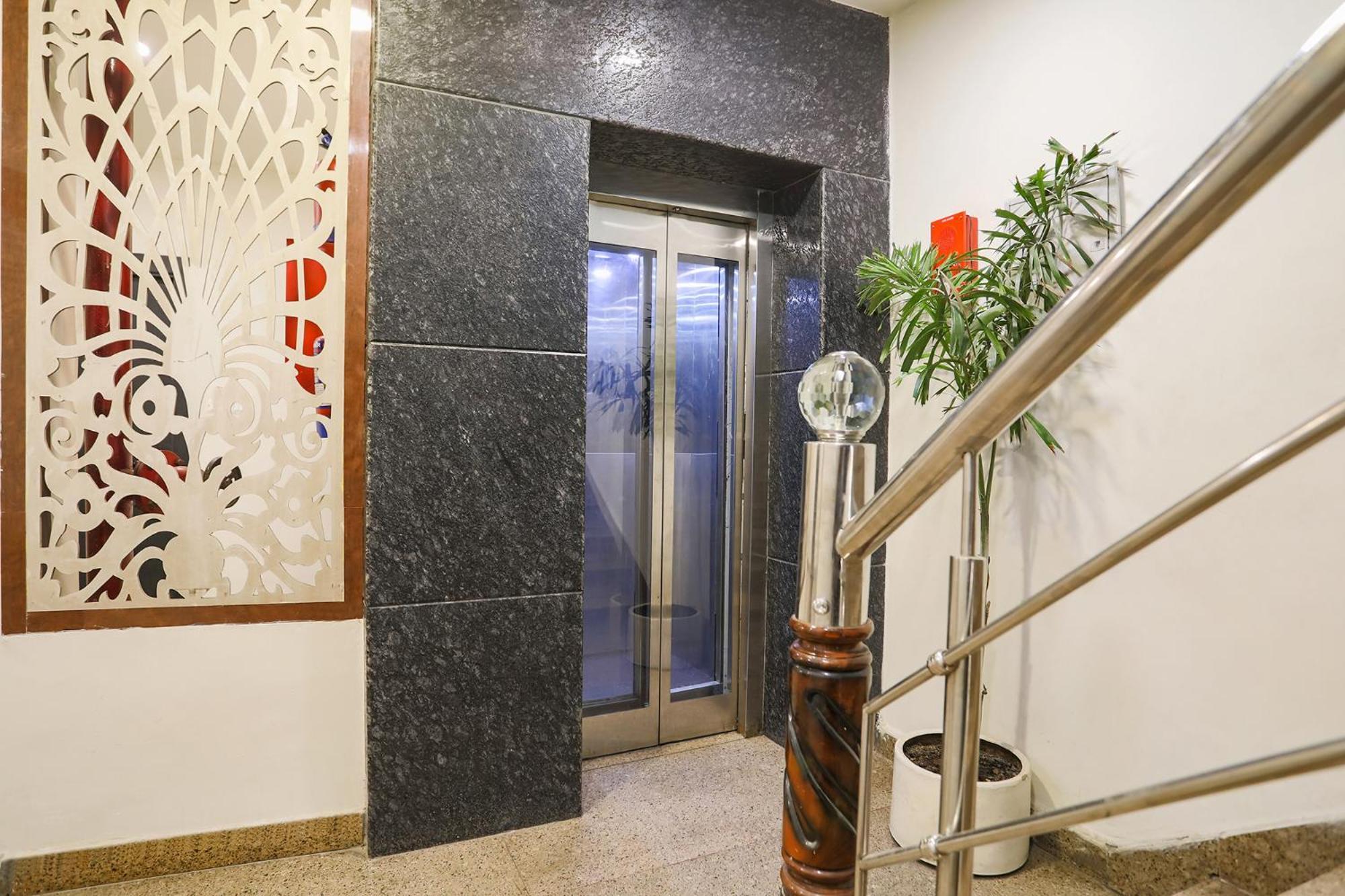 Fabhotel The Diamond Gáziábád Kültér fotó