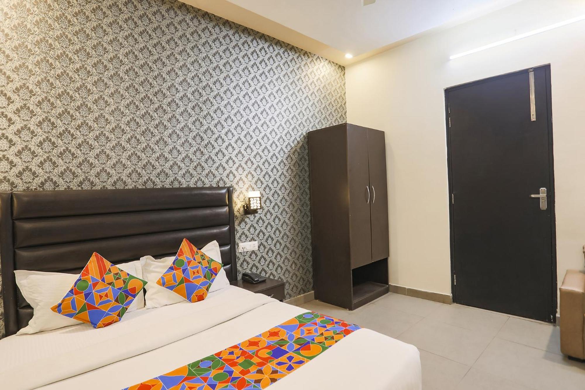 Fabhotel The Diamond Gáziábád Kültér fotó