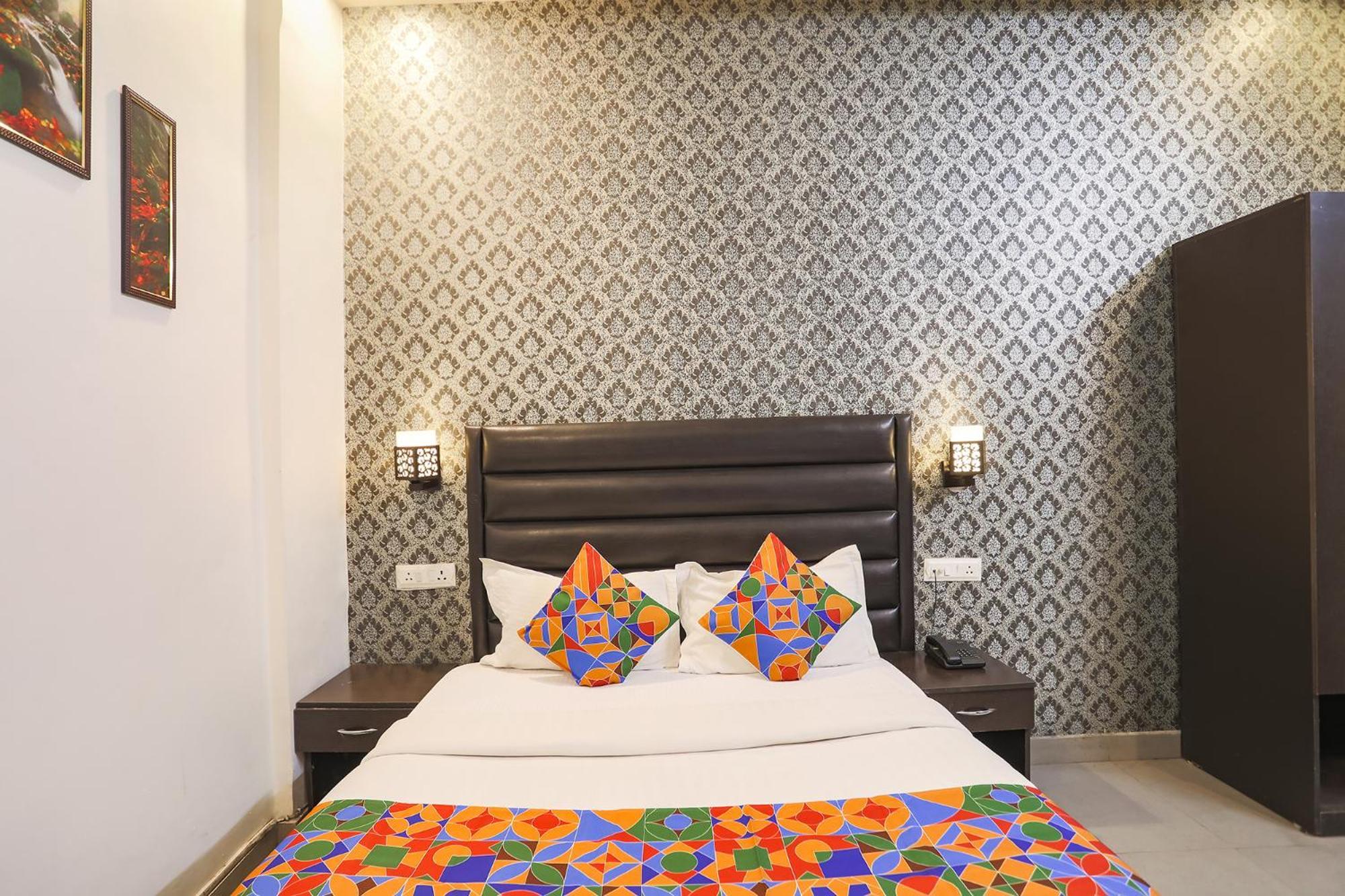 Fabhotel The Diamond Gáziábád Kültér fotó